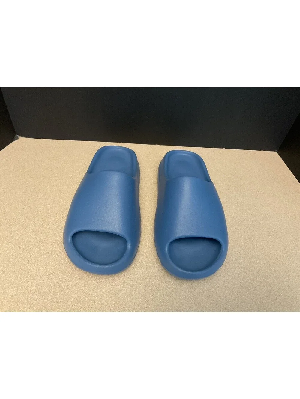 New! Mens YZY YS-01 Blue Comfort Slide Sandals. Size 8. Awesome Sandals!